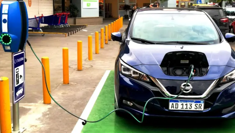 Colorado exige reciclar el 90% de las baterías de coches eléctricos: la ley pionera