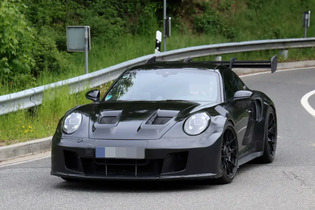 Porsche 911 GT3 RS 992.2 fotos espia 27 Motor16