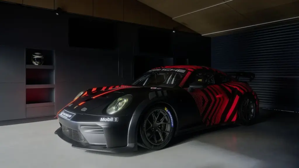 Porsche 911 GT4 R 11 Motor16