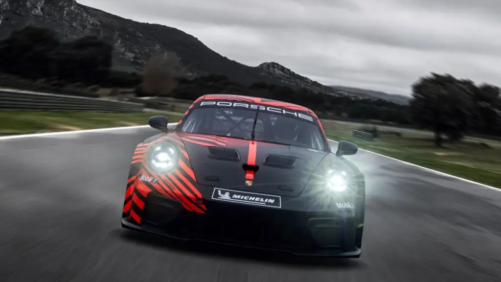 Porsche 911 GT4 R 3 Motor16