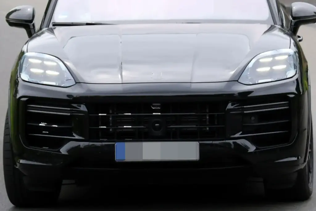Porsche Cayenne Turbo E Hybrid 2027 espia 2 Motor16