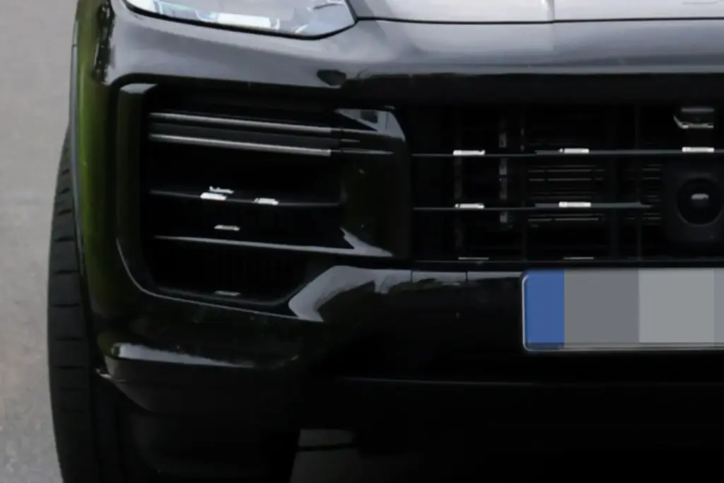 Porsche Cayenne Turbo E Hybrid 2027 espia 3 Motor16