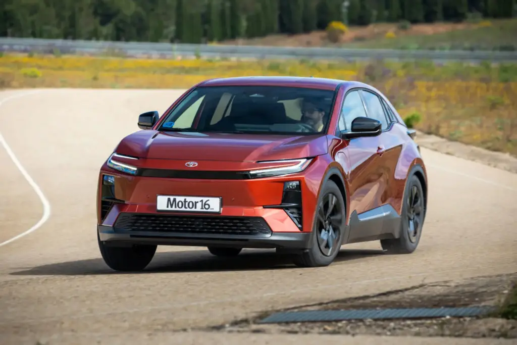 Prueba Toyota C HR 230 Electric 25 Motor16