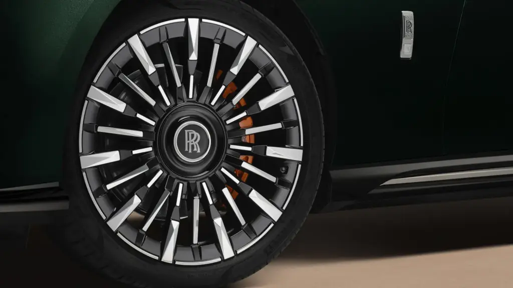 ROLLS ROYCE SPECTRE SERIES II 18 Motor16