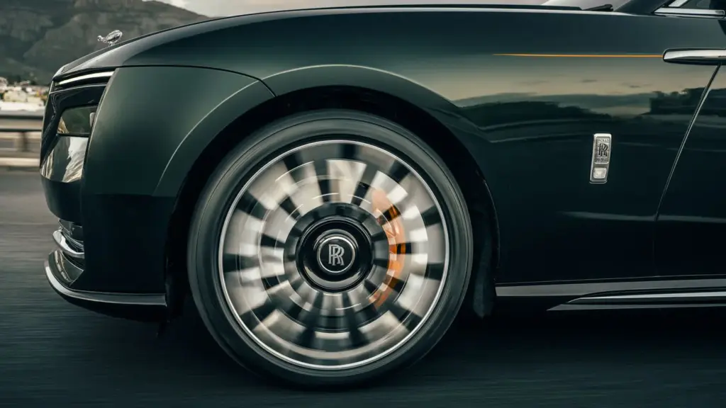 ROLLS ROYCE SPECTRE SERIES II 36 Motor16