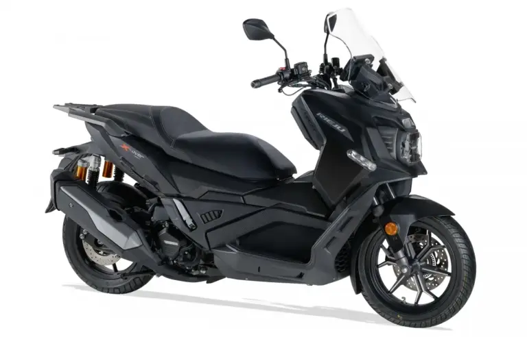 Rieju X-Over 357: el scooter adventure fabricado en España que desafía los caminos