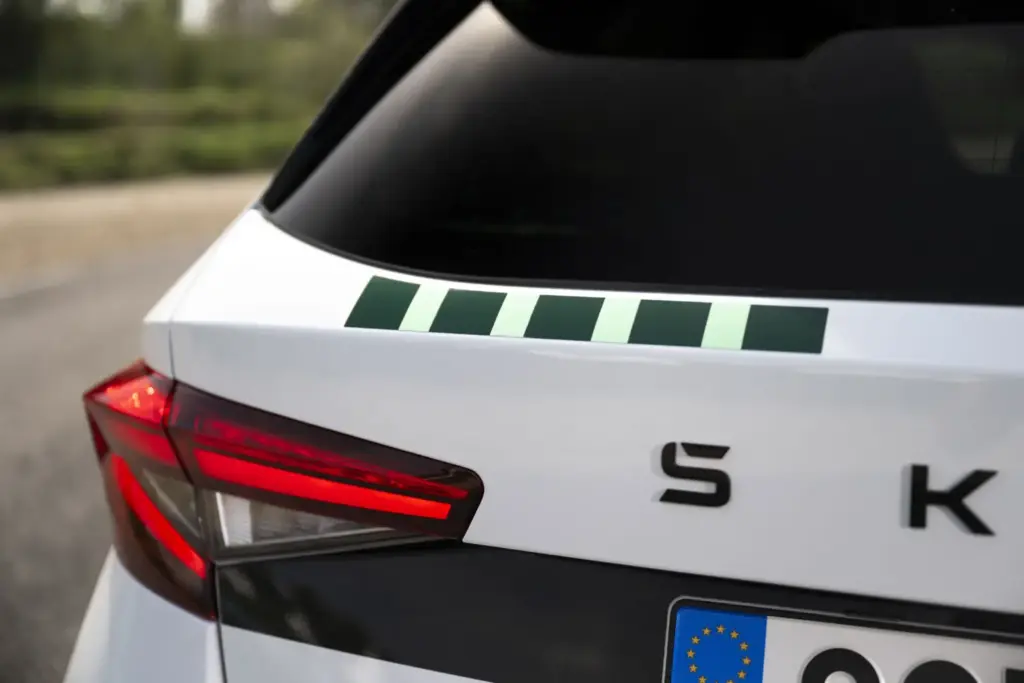 El Škoda que celebra los 125 años de historia de la marca en competición 8 Motor16 SKODA FABIA MOTORSPORT EDITION 5 Motor16