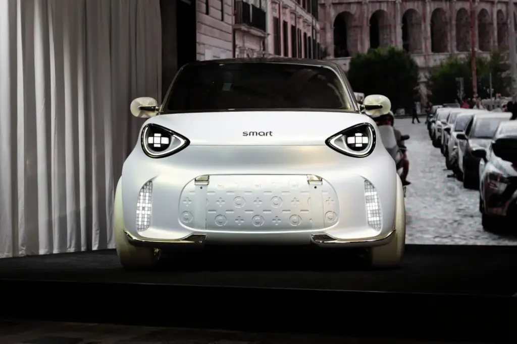 Smart muestra el interior y los detalles técnicos del próximo #2 3 Motor16 SMART CONCEPT 2 16 Motor16