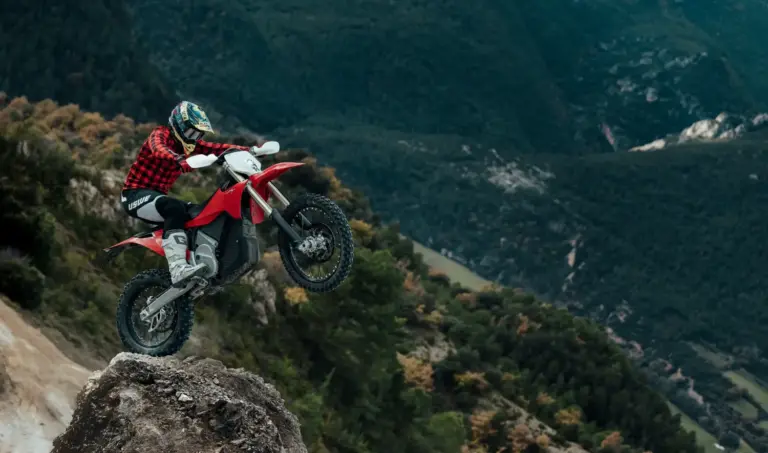 Stark Future arrasa en Erzbergrodeo: la moto eléctrica española que ya gana en el enduro extremo