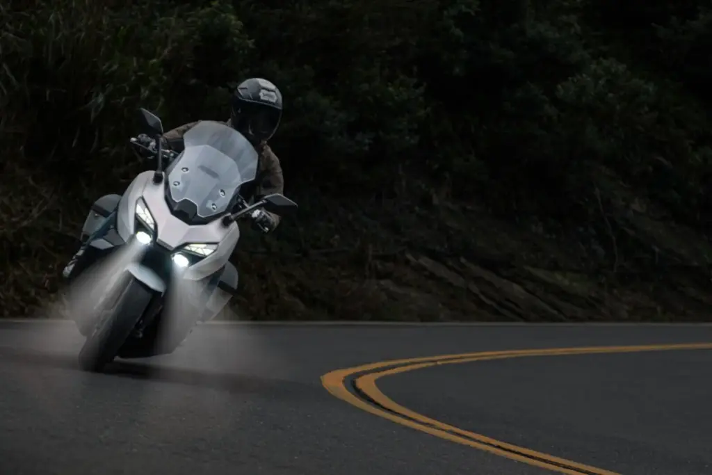 SYM TTLBT 508: El maxiscooter touring que lo cambia todo 4 Motor16 SYM TTLBT scooter touring 1 Motor16