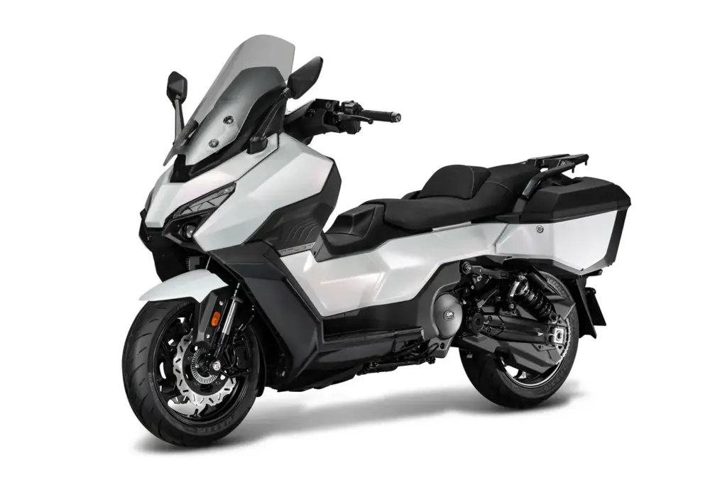 SYM TTLBT 508: El maxiscooter touring que lo cambia todo 5 Motor16 SYM TTLBT scooter touring 3 Motor16