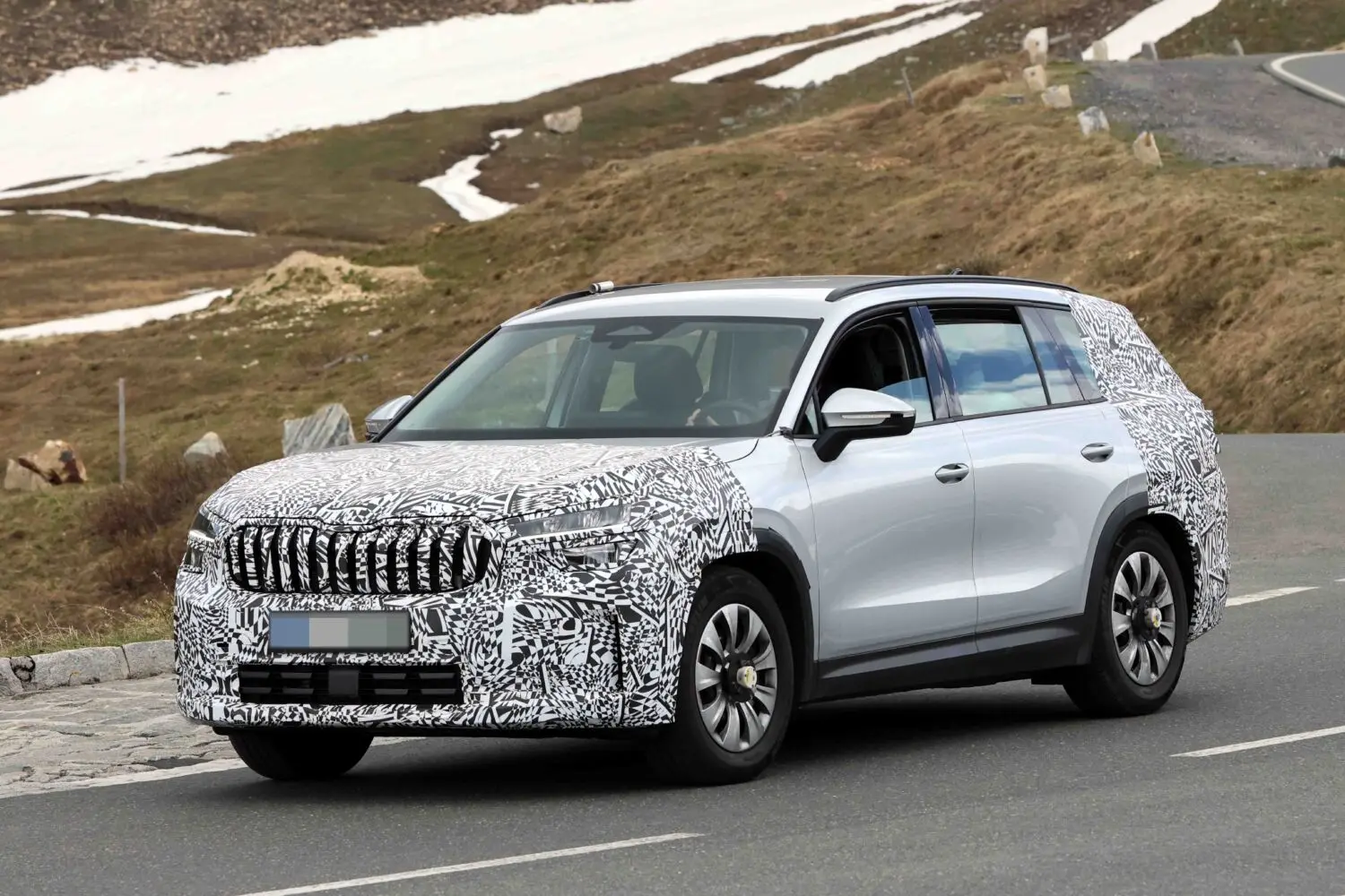 El Škoda Kodiaq 2027 se pone a punto en los Alpes austriacos