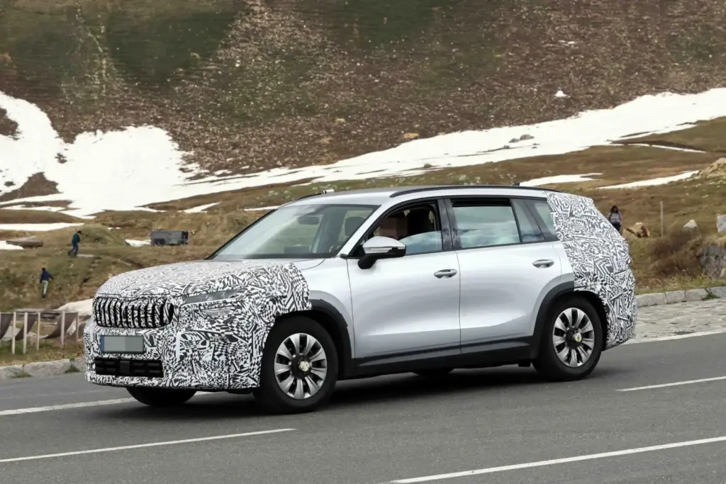 El Škoda Kodiaq 2027 se pone a punto en los Alpes austriacos 15 Motor16 Skoda Kodiaq 2027 13 Motor16