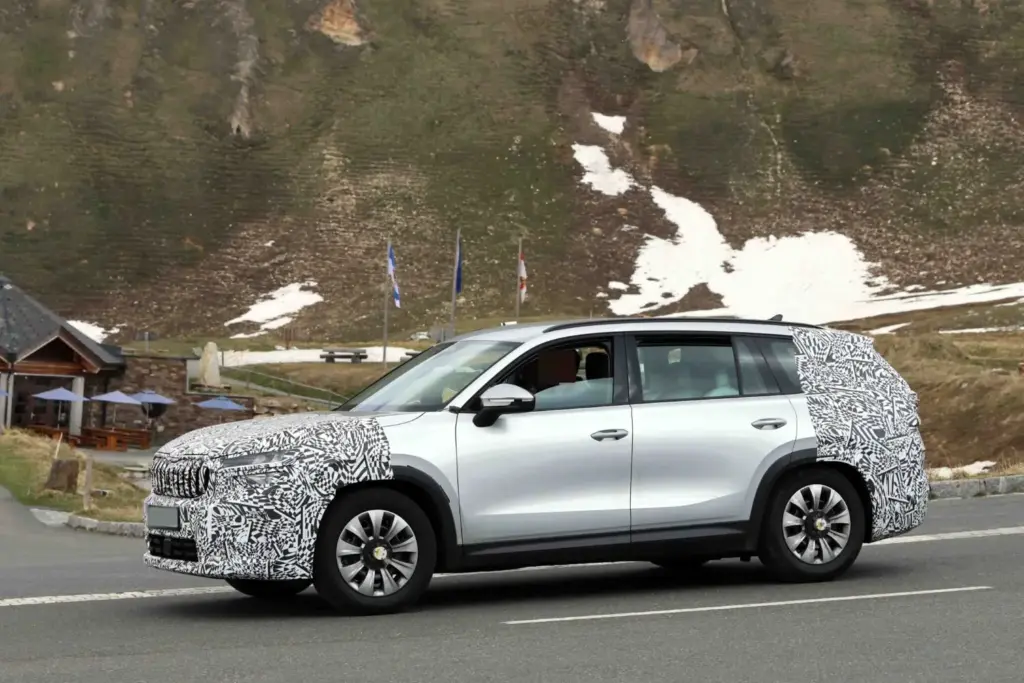 El Škoda Kodiaq 2027 se pone a punto en los Alpes austriacos 17 Motor16 Skoda Kodiaq 2027 15 Motor16