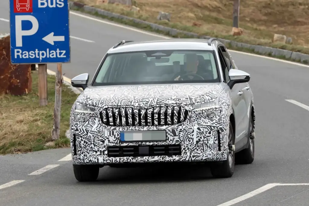 El Škoda Kodiaq 2027 se pone a punto en los Alpes austriacos 4 Motor16 Skoda Kodiaq 2027 2 Motor16