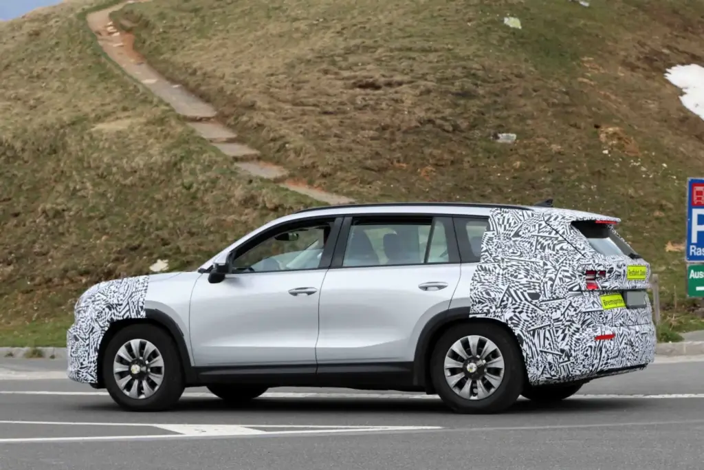El Škoda Kodiaq 2027 se pone a punto en los Alpes austriacos 22 Motor16 Skoda Kodiaq 2027 20 Motor16