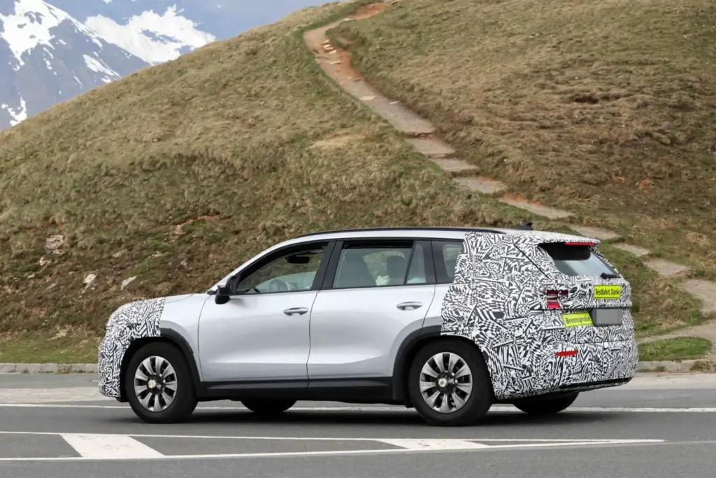 El Škoda Kodiaq 2027 se pone a punto en los Alpes austriacos 23 Motor16 Skoda Kodiaq 2027 21 Motor16