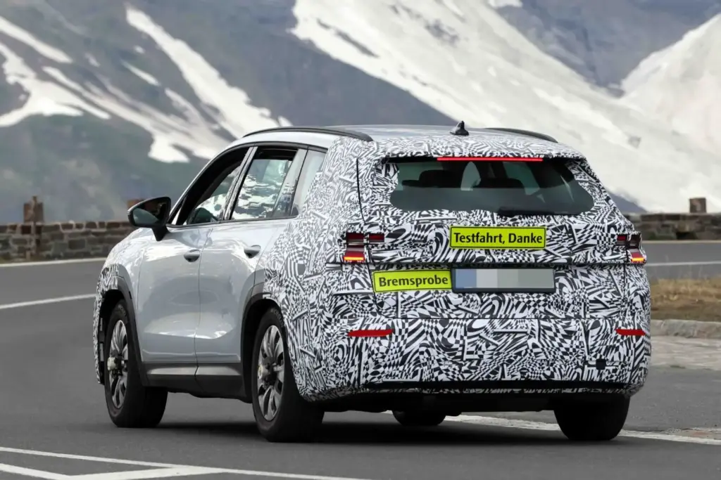 El Škoda Kodiaq 2027 se pone a punto en los Alpes austriacos 2 Motor16 Skoda Kodiaq 2027 26 Motor16
