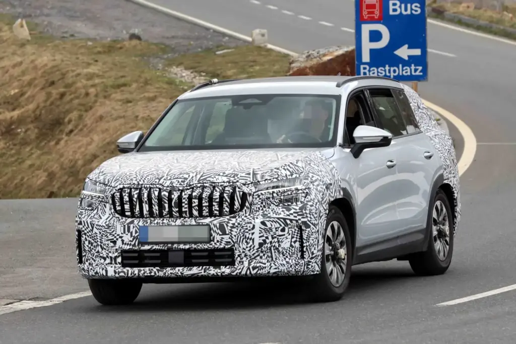 El Škoda Kodiaq 2027 se pone a punto en los Alpes austriacos 8 Motor16 Skoda Kodiaq 2027 6 Motor16