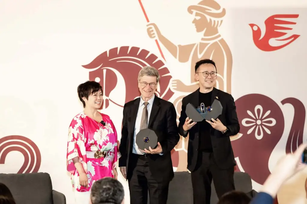 El DENZA Z9GT recorre la Ruta de la Seda: 15.000 kilómetros en coche eléctrico desde Roma hasta Hong Kong 3 Motor16 DENZA Z9GT, Stella Li, vicepresidenta ejecutiva de BYD