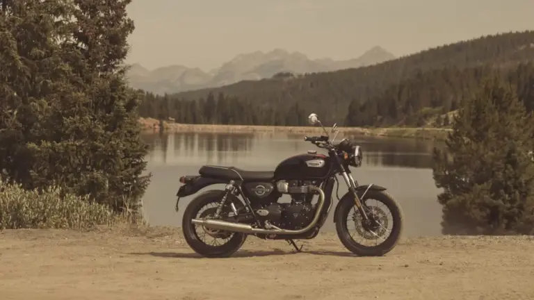 Triumph Bonneville 400: la moto A2 con la que Triumph y Bajaj atacan el segmento 400