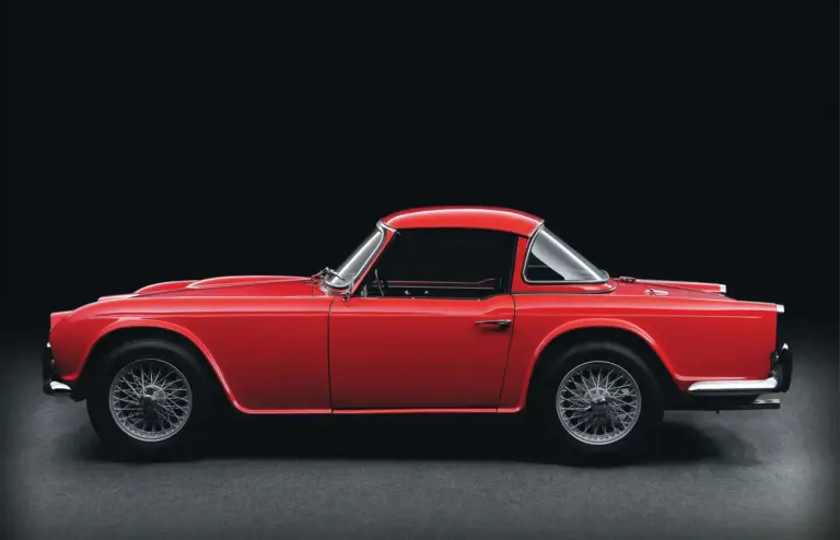 Un Triumph TR4 de 1962 con carrocería Michelotti y certificado BMIHT, a subasta