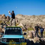 Golf en el desierto con el Ford Bronco como protagonista: así es el torneo más salvaje