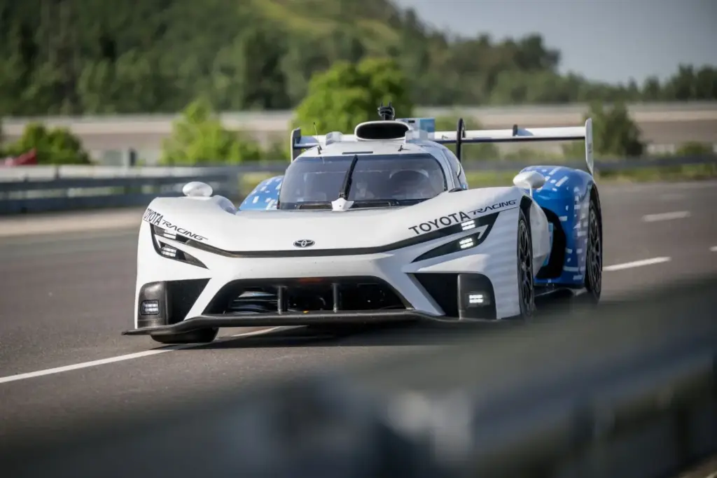 Toyota TR LH2: El prototipo de hidrógeno que rodará en Le Mans 2026 6 Motor16 Toyota TR LH2: El prototipo de hidrógeno que rodará en Le Mans 2026