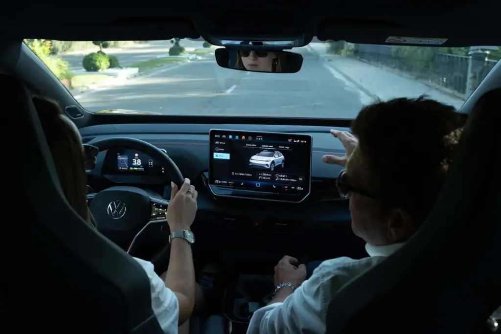 Volkswagen lleva la formación eléctrica a casa de sus clientes con la Escuela 1to1 5 Motor16 Volkswagen Dribing Experience, Cursos conducción