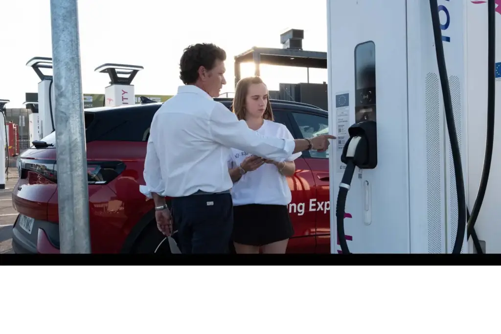 Volkswagen lleva la formación eléctrica a casa de sus clientes con la Escuela 1to1 8 Motor16 VOLKSWAGEN DRIVING EXPERIENCE CURSOS ONETOONE6 Motor16