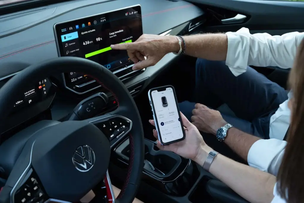 Volkswagen lleva la formación eléctrica a casa de sus clientes con la Escuela 1to1 10 Motor16 VOLKSWAGEN DRIVING EXPERIENCE CURSOS ONETOONE9 Motor16