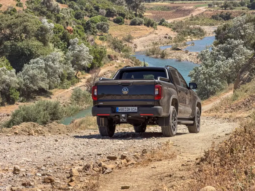 Volkswagen Amarok Dark Label 4 Motor16