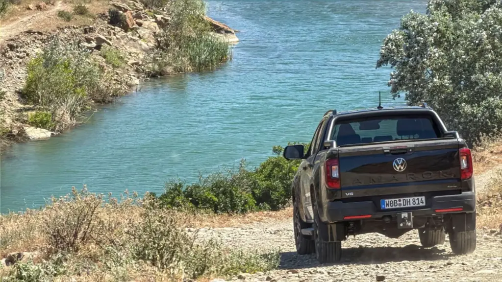 Volkswagen Amarok Dark Label 5 Motor16