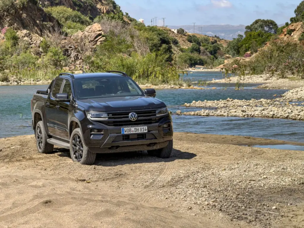 Volkswagen Amarok Dark Label 6 Motor16