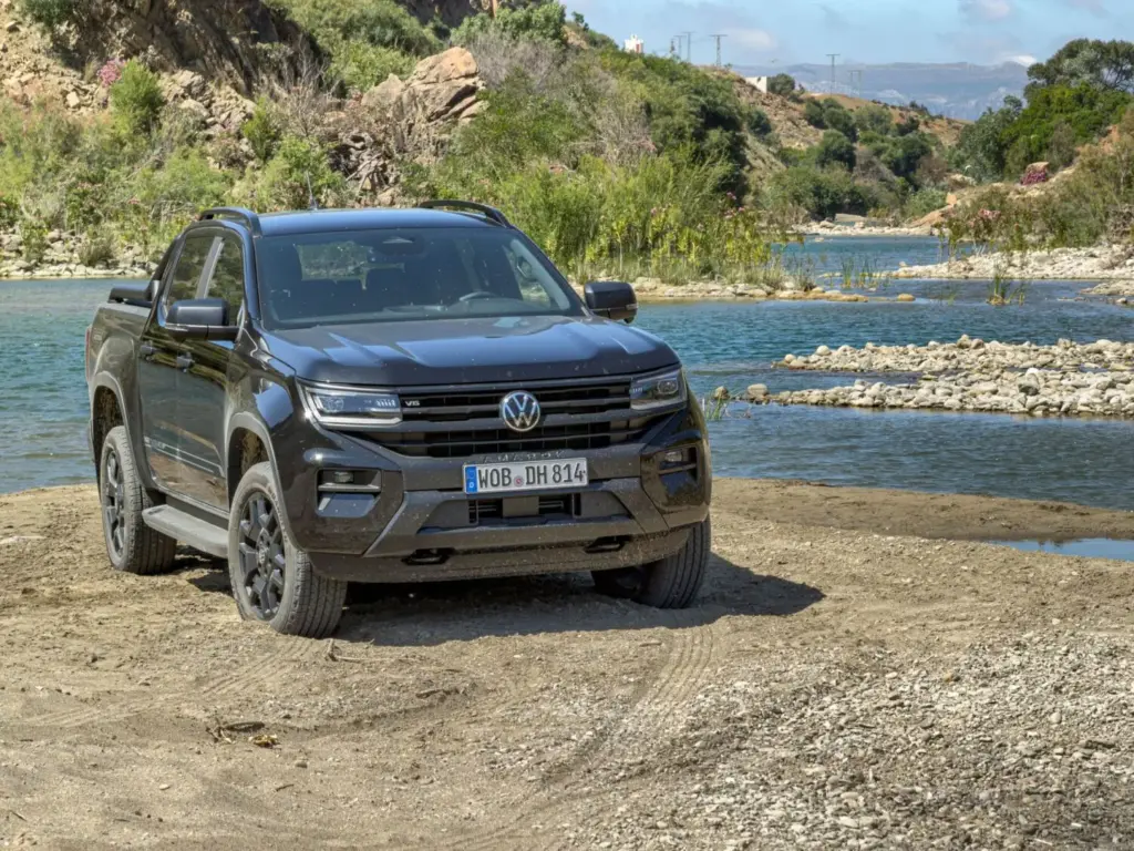 Volkswagen Amarok Dark Label 8 Motor16