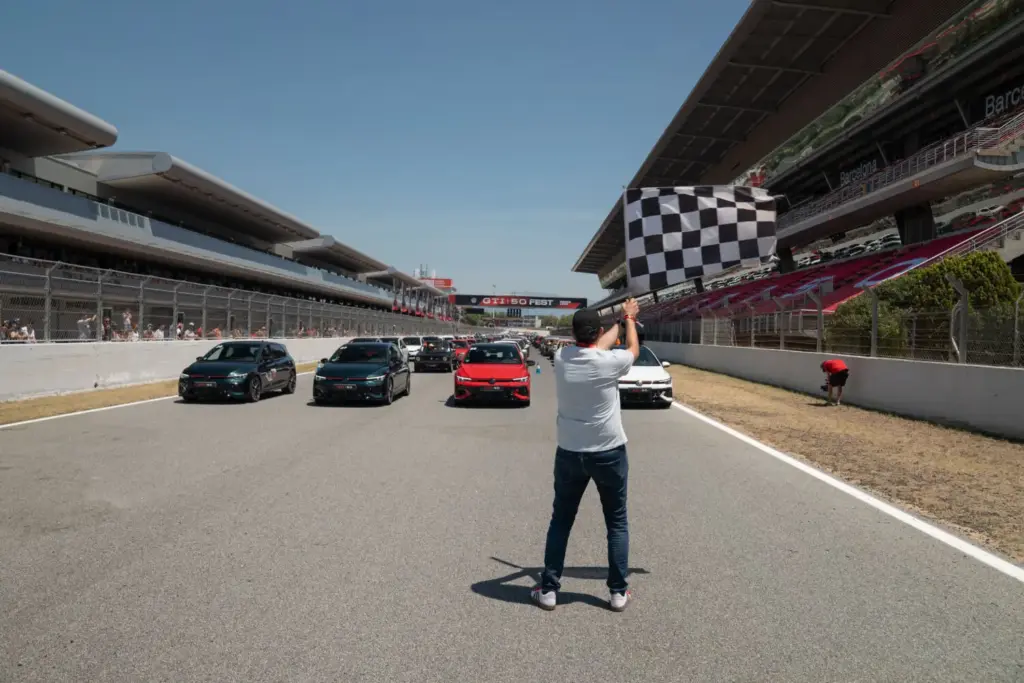 Volkswagen GTI 50 Fest en Montmelo 1 Motor16