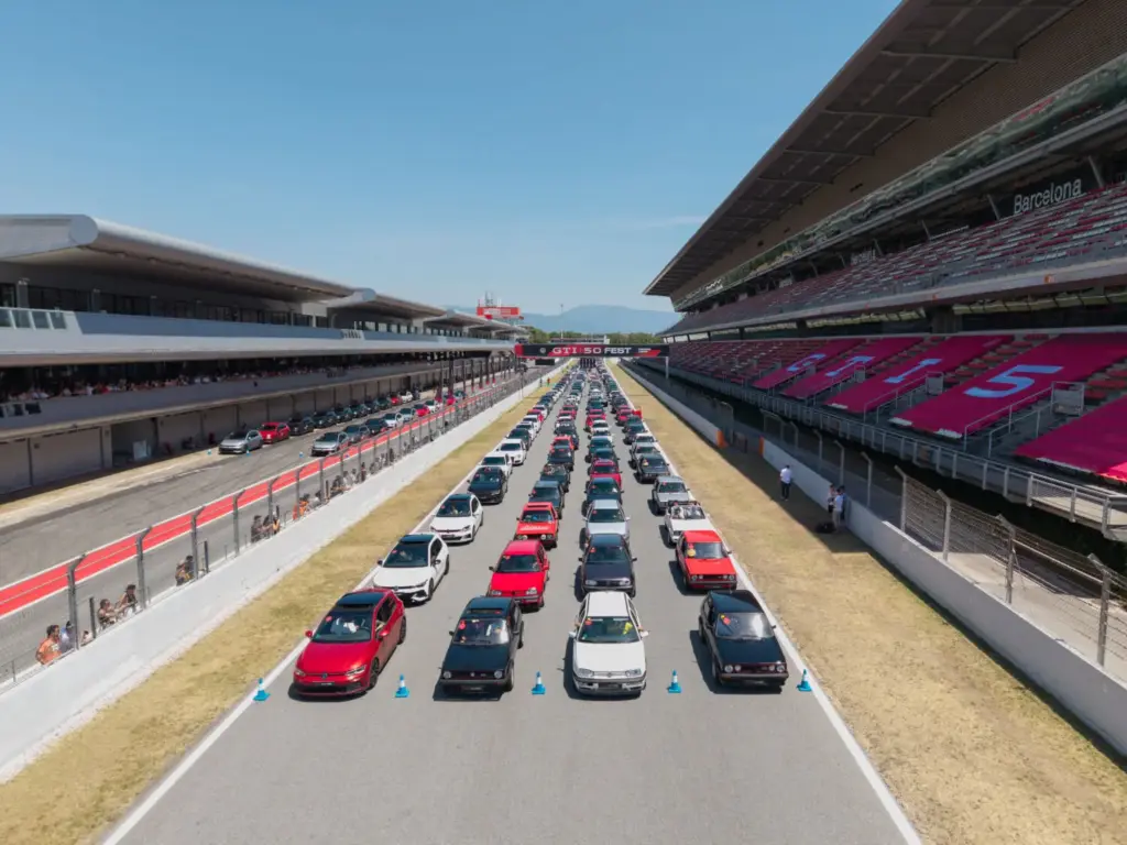 Volkswagen GTI 50 Fest en Montmelo 10 Motor16