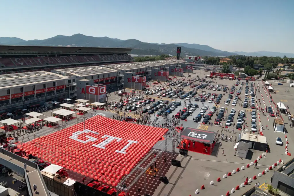Volkswagen GTI 50 Fest en Montmelo 14 Motor16