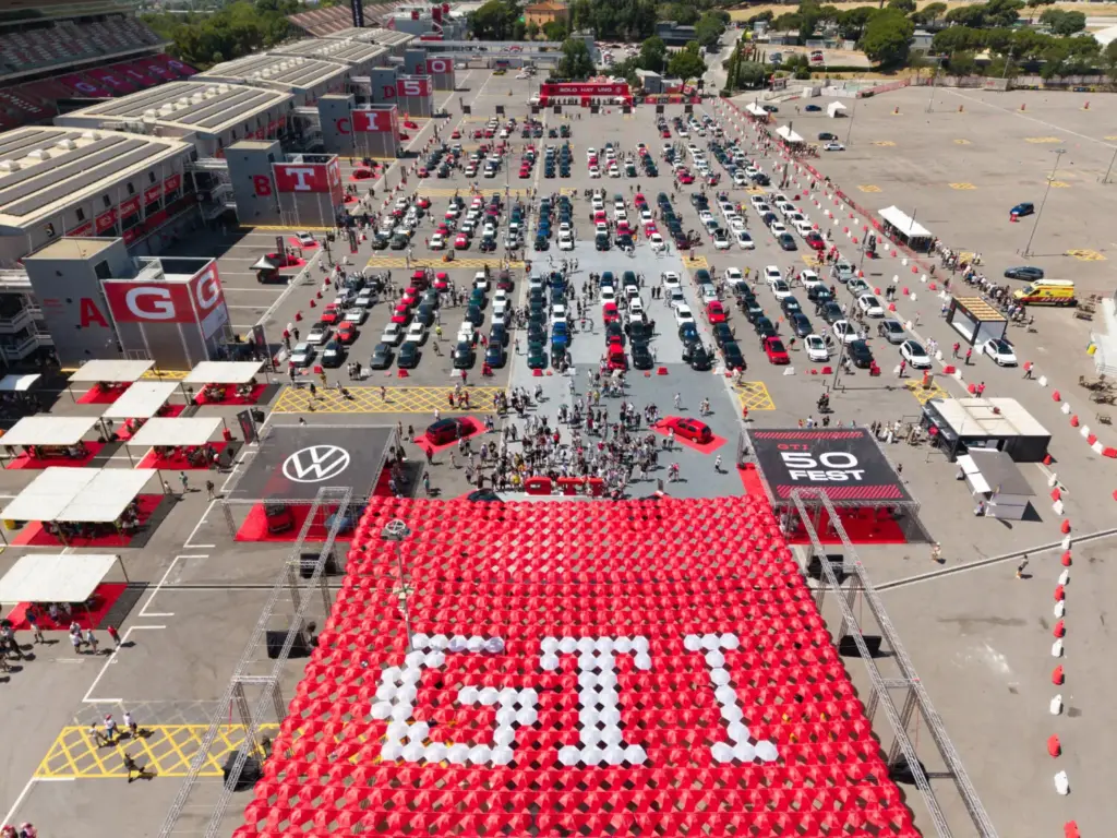 Volkswagen GTI 50 Fest en Montmelo 20 Motor16