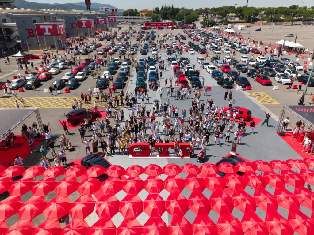 Volkswagen GTI 50 Fest en Montmelo 3 Motor16