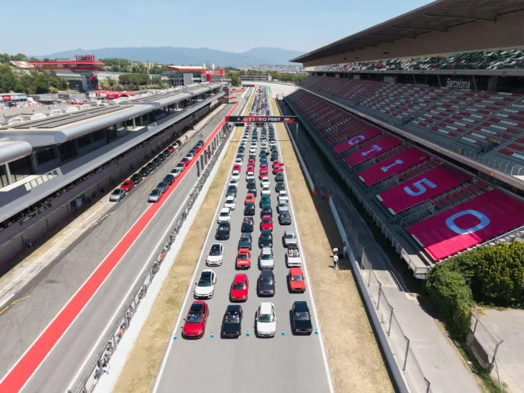 Volkswagen GTI 50 Fest en Montmelo 8 Motor16