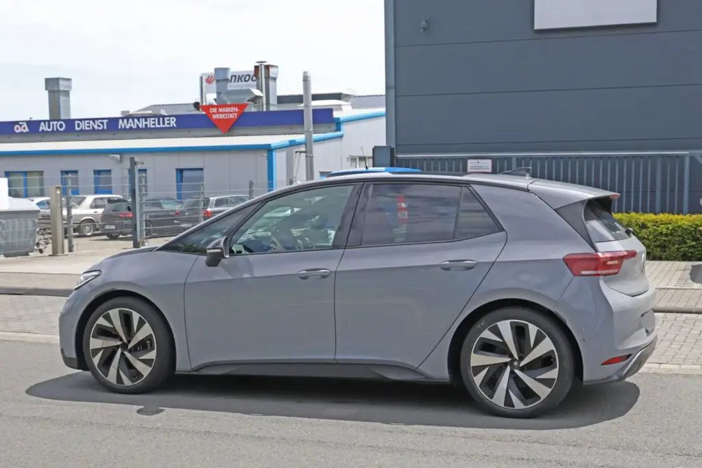 Volkswagen ID.3 Neo GTI 2027 espia 11 Motor16
