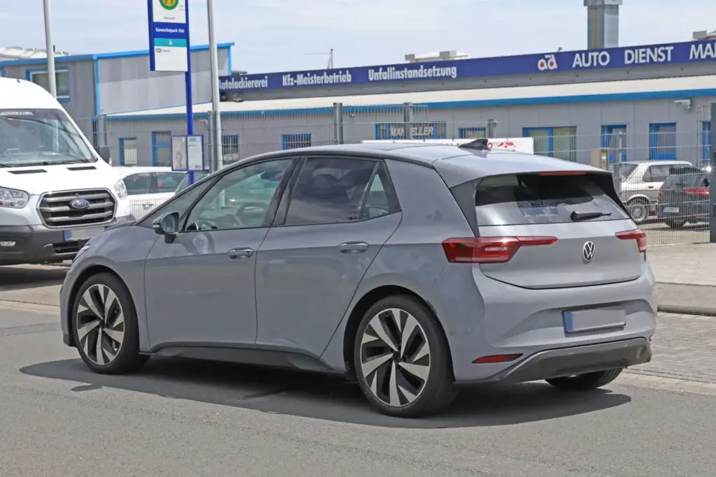 Volkswagen ID.3 Neo GTI 2027 espia 13 Motor16