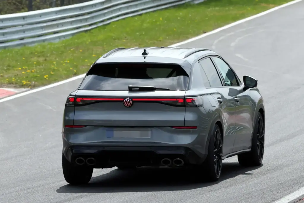 Volkswagen T ROC R 10 Motor16