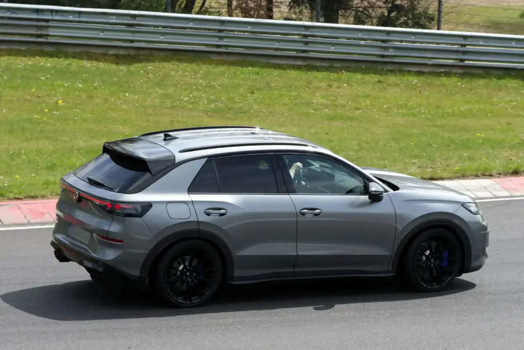 Volkswagen T ROC R 7 Motor16