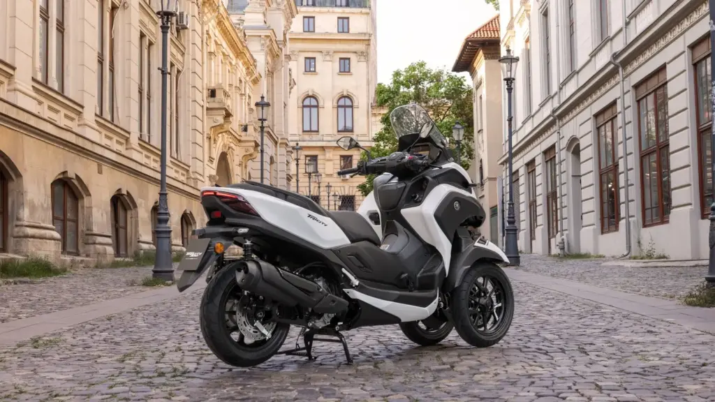 Autoliv lanza un airbag desmontable para scooters que se activa al caer 1 Motor16 airbag scooter autoliv