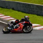 Subastan una Aprilia SXV 550 convertida en deportiva por solo 3.300 euros