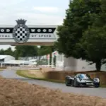Aston Martin DB12 S, Vantage S, DBX S y Valkyrie en Goodwood
