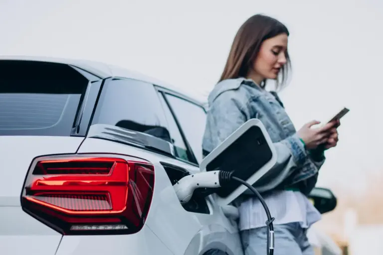 La batería de silicio que promete duplicar la autonomía de los eléctricos y costar menos que las actuales