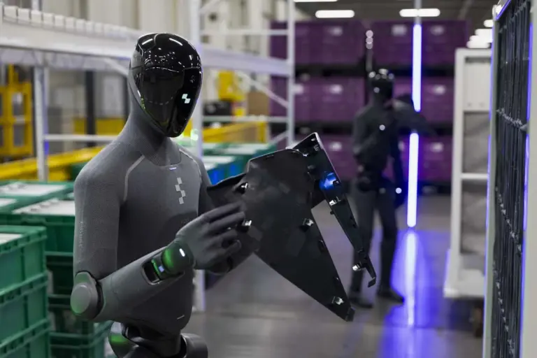 Robots humanoides en la fábrica de coches: Figure 02 ya fabrica piezas del BMW X3